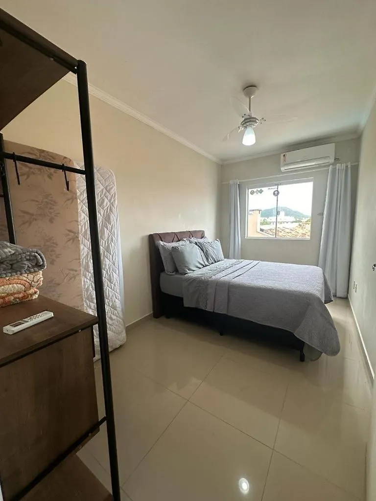 EDÉSIA B-303 - Dois dormitórios - 1 suíte Florianópolis Apartamento
